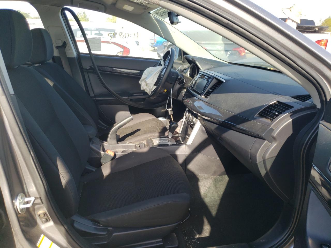 Photo 5 from auction – 2017 MITSUBISHI LANCER ES with VIN JA32U2FU4HU015574