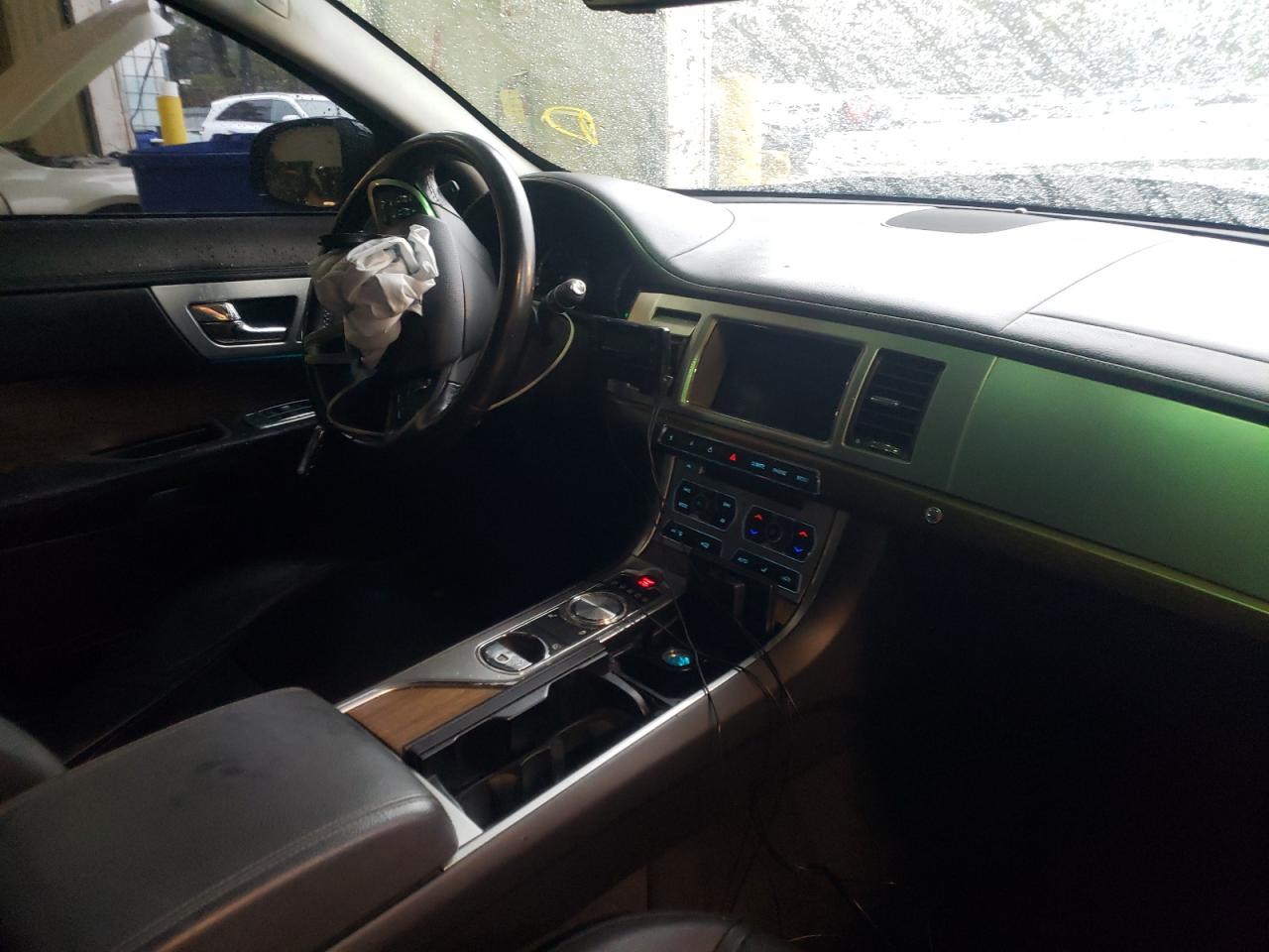 Zdjęcie 9 z aukcji – 2013 JAGUAR XF z VIN SAJWA0ES5DPS72916