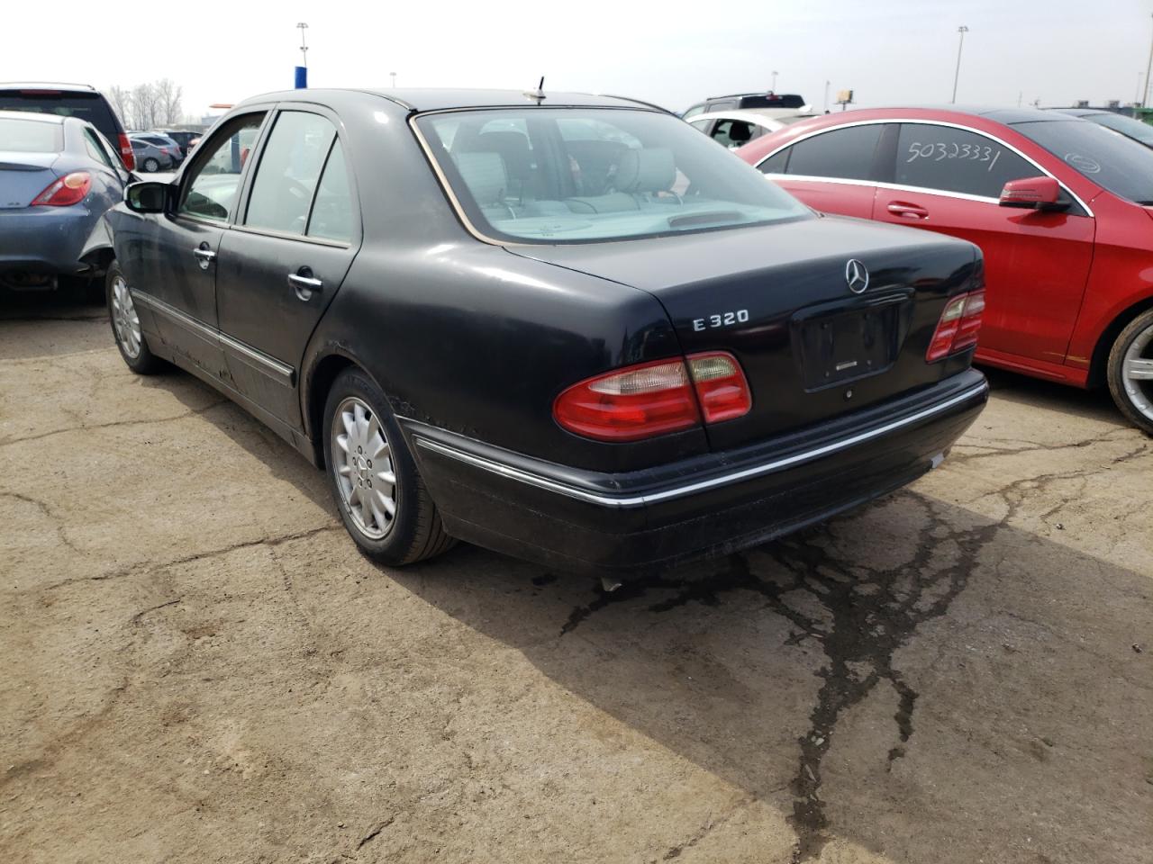Photo 3 from auction – 2001 MERCEDES-BENZ E 320 with VIN WDBJF65J61B208251