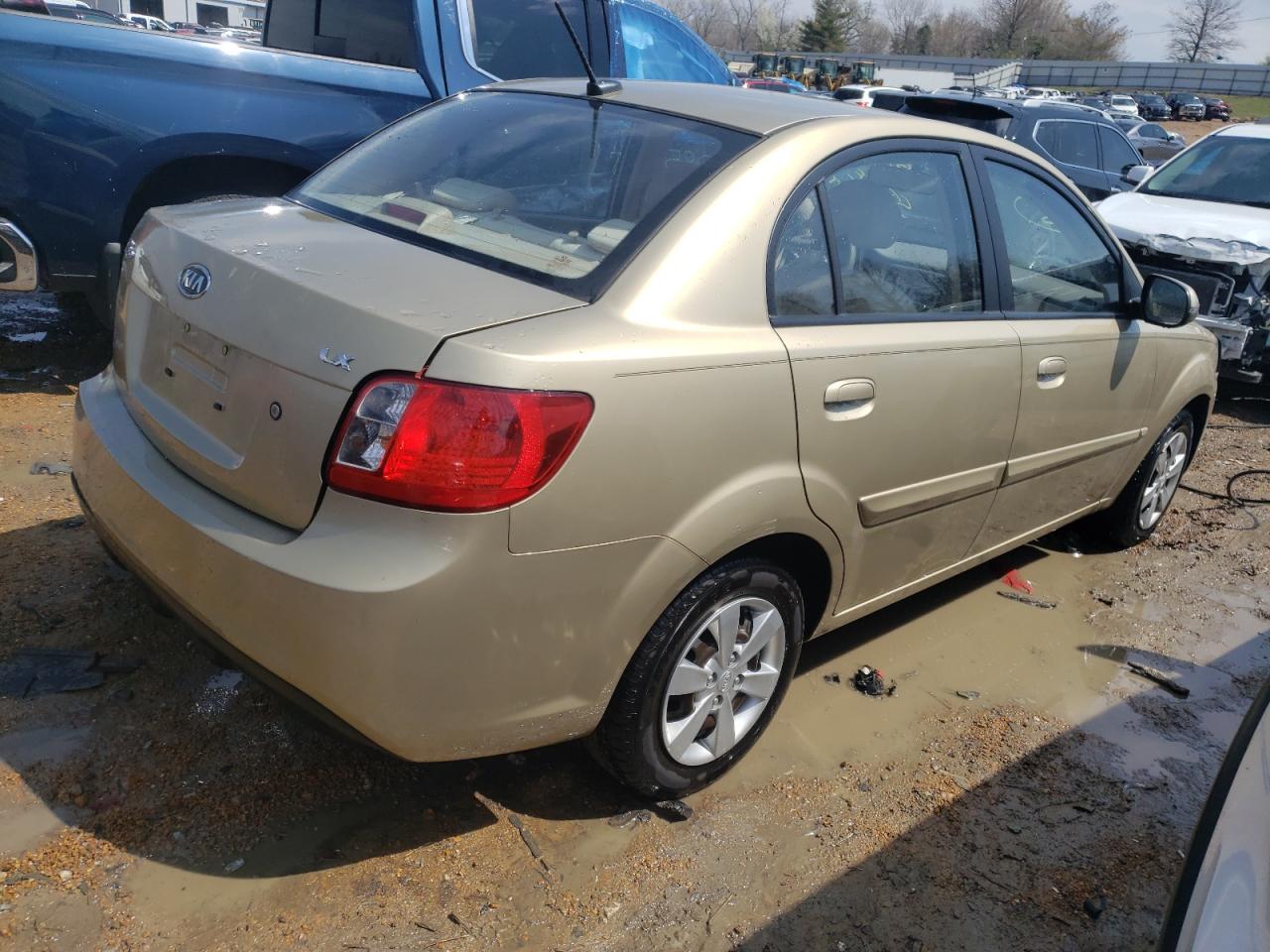 Photo 4 from auction – 2011 KIA RIO BASE with VIN KNADH4A31B6734105