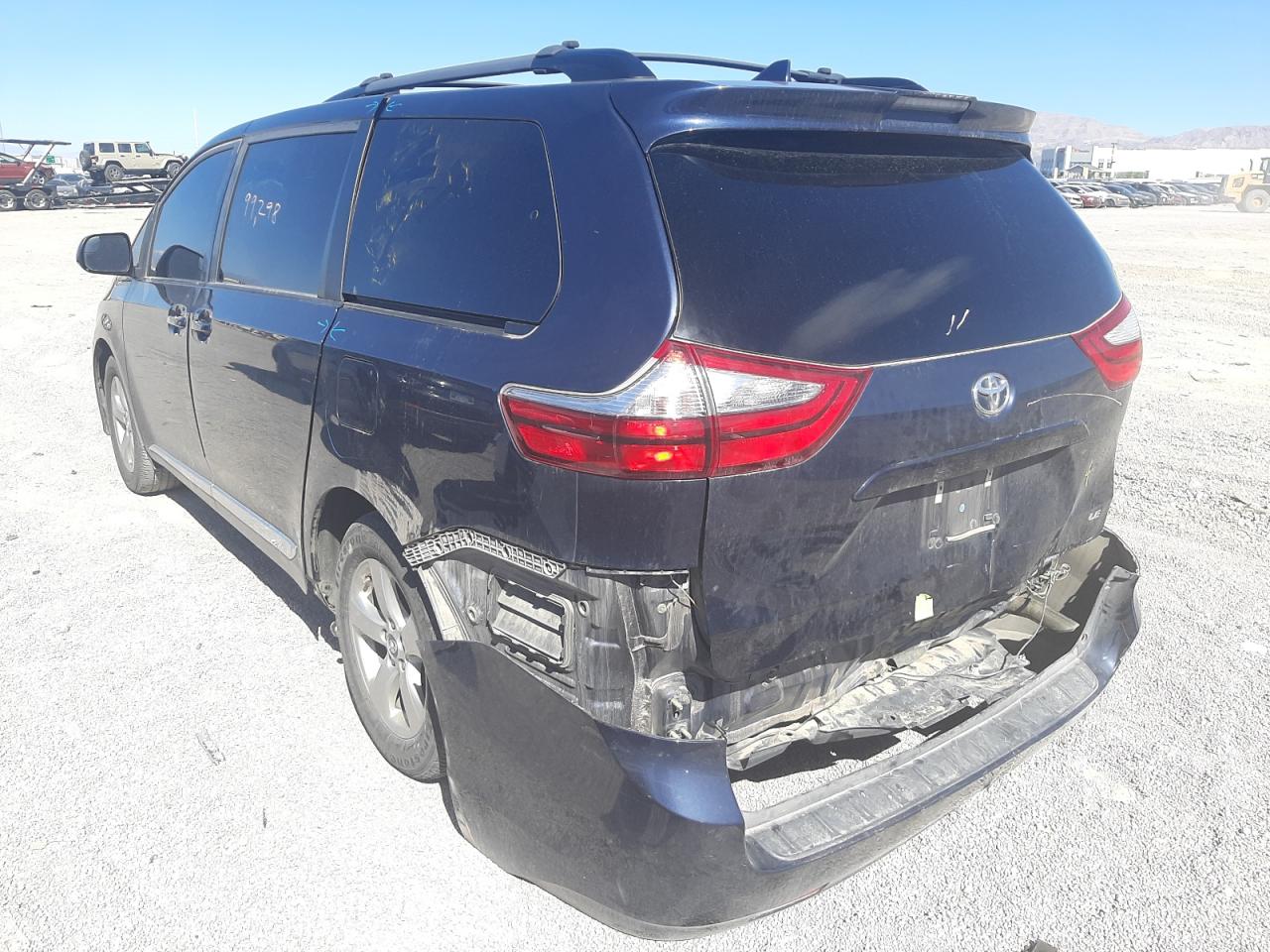Photo 3 from auction – 2018 TOYOTA SIENNA LE with VIN 5TDKZ3DC7JS939083