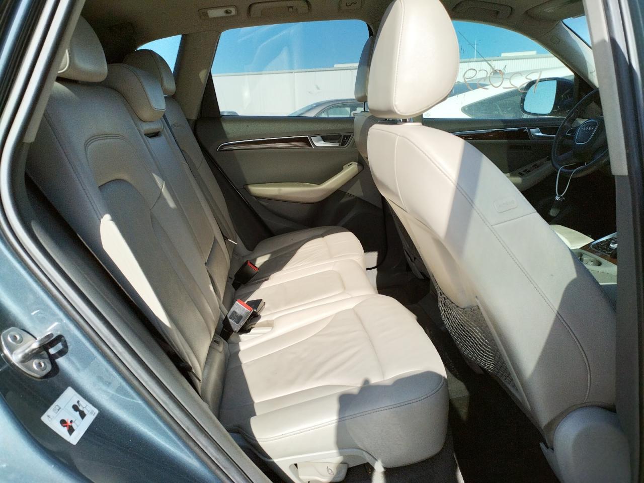 Photo 6 from auction – 2011 AUDI Q5 PREMIUM with VIN WA1LFAFP7BA066073