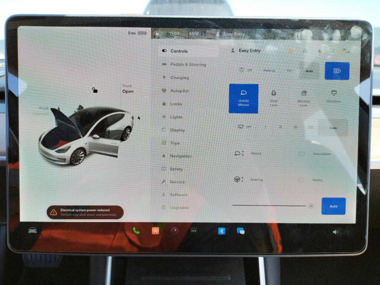 Photo 9 from auction – 2019 TSMR MODEL S with VIN 5YJ3E1EB6JF134240