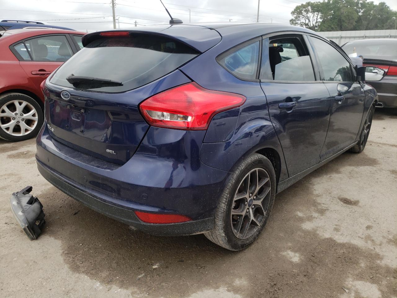 Photo 4 from auction – 2017 FORD FOCUS SEL with VIN 1FADP3M24HL312347