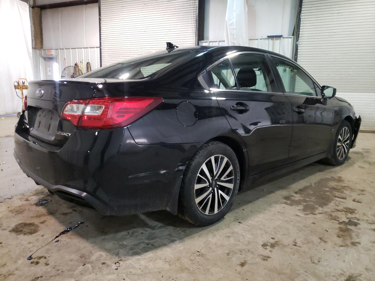 Photo 4 from auction – 2018 SUBARU LEGACY 2.5 with VIN 4S3BNAC61J3027255