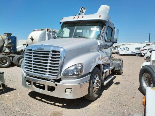 Photo 2 from auction – 2018 FREIGHTLINER CASCADIA 1 with VIN 1FUBGDFG7JLJP6620