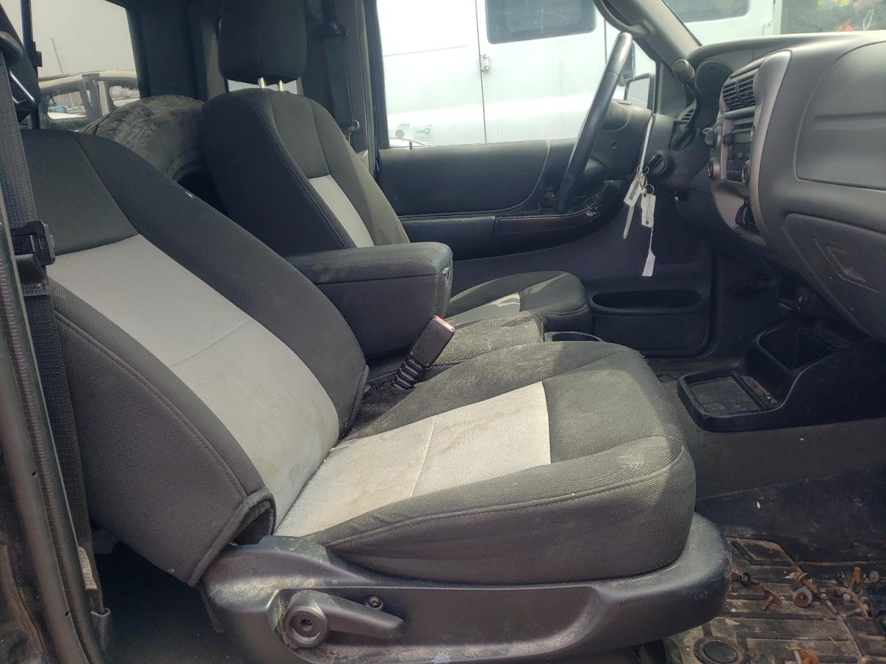 Photo 5 from auction – 2010 FORD RANGER SUP with VIN 1FTLR4FE6APA31999