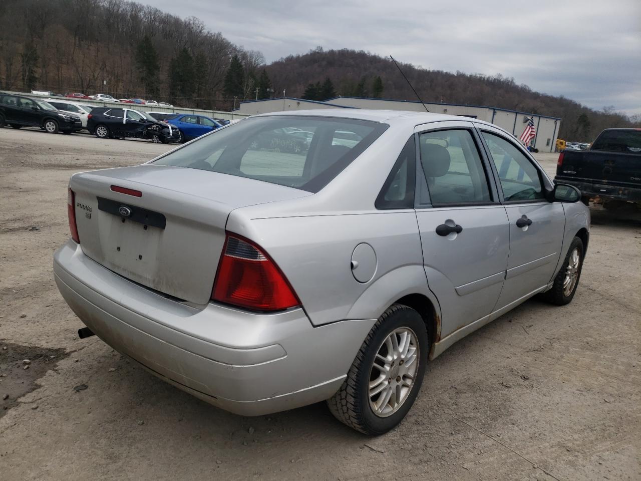 Photo 4 from auction – 2007 FORD FOCUS ZX4 with VIN 1FAFP34N97W251416