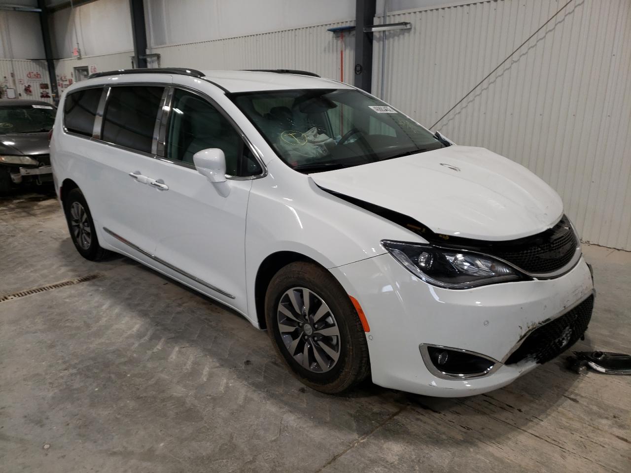 CHRYSLER PACIFICA T 2019 with VIN 2C4RC1EG7KR714193 - Photo from auction