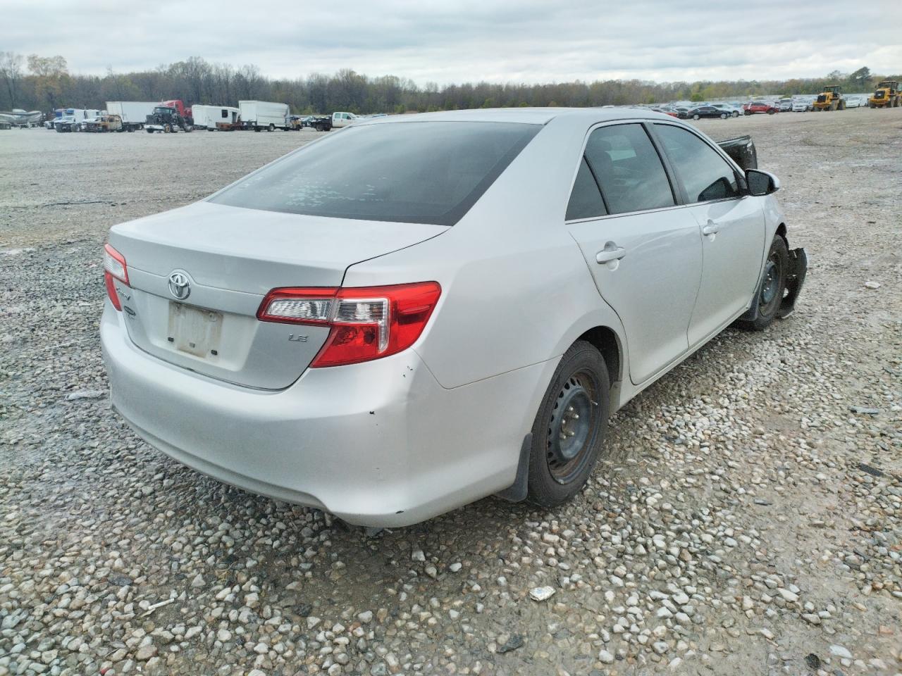 Photo 4 from auction – 2013 TOYOTA CAMRY L with VIN 4T4BF1FK0DR298166