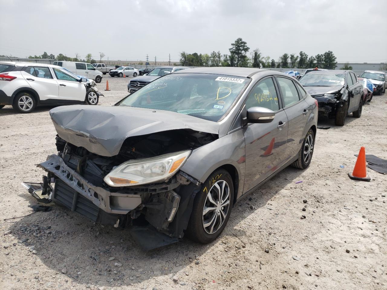 Photo 2 from auction – 2013 FORD FOCUS SE with VIN 1FADP3F21DL363859
