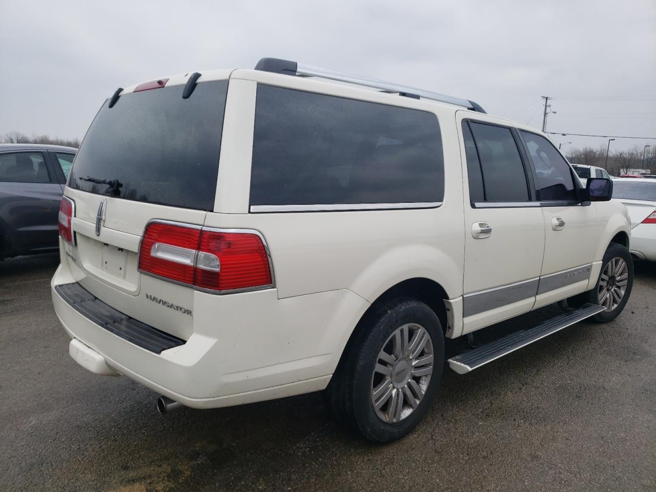 Photo 4 from auction – 2007 LINCOLN NAVIGATOR with VIN 5LMFL28587LJ23592