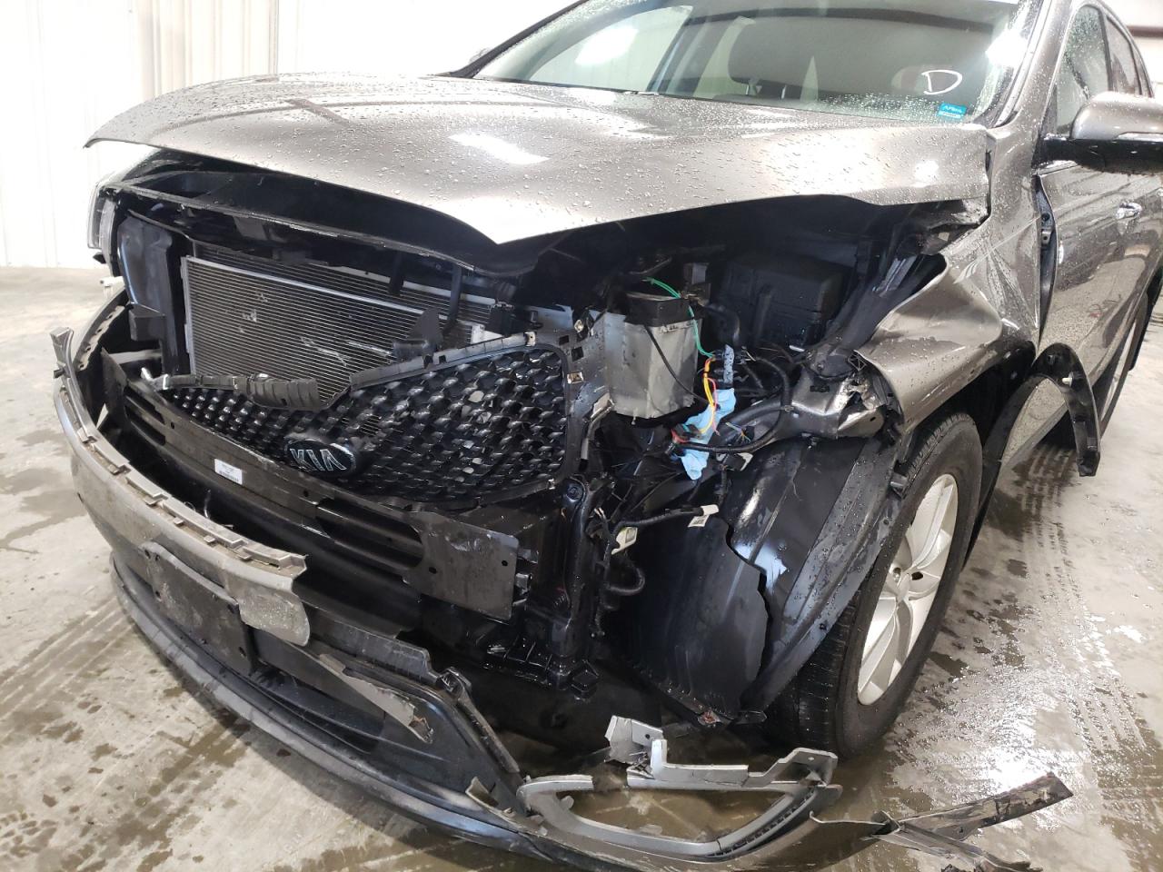 Photo 9 from auction – 2016 KIA SORENTO LX with VIN 5XYPG4A38GG124774