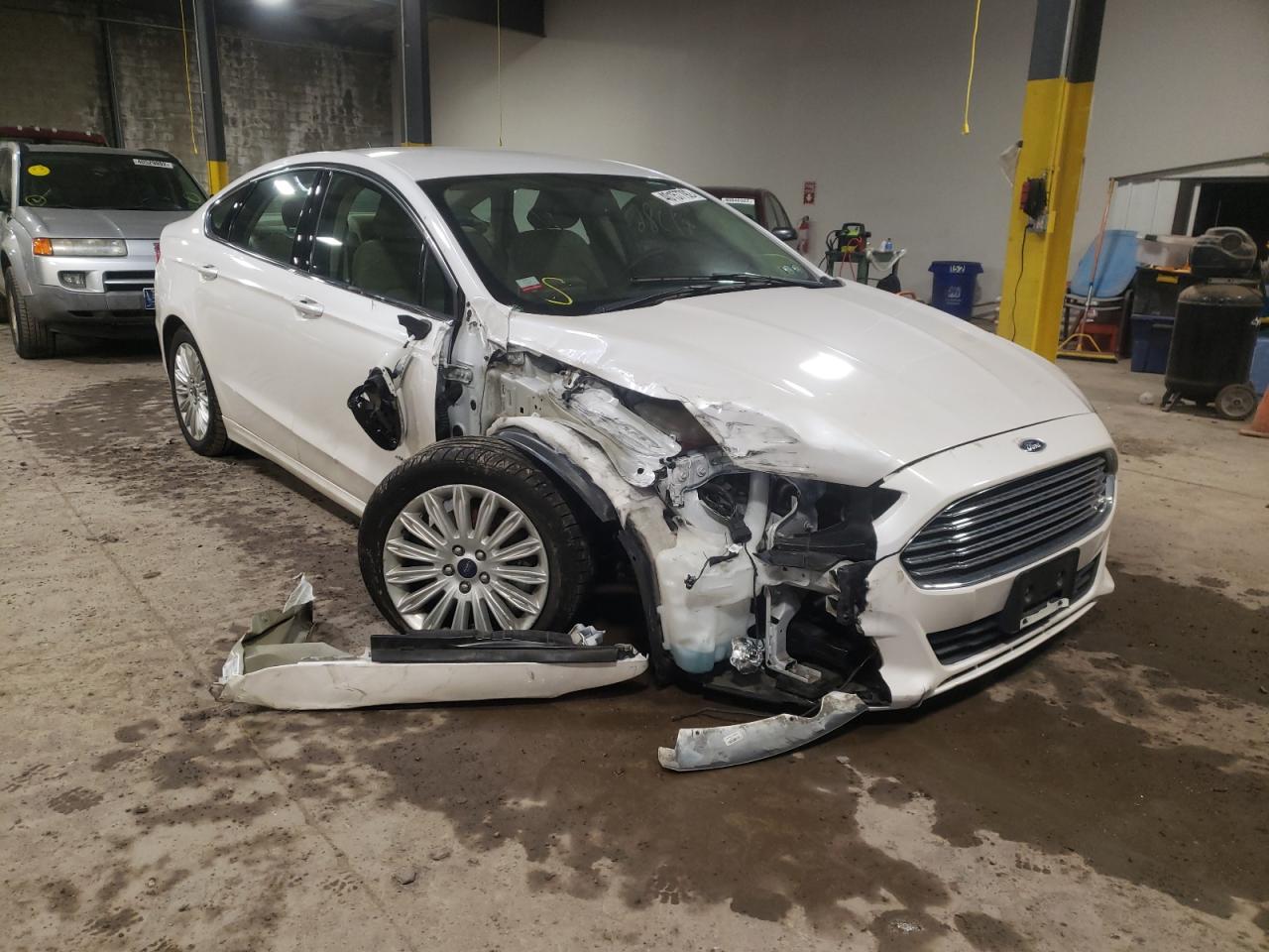 FORD FUSION SE 2016 with VIN 3FA6P0PU6GR249238 - Photo from auction