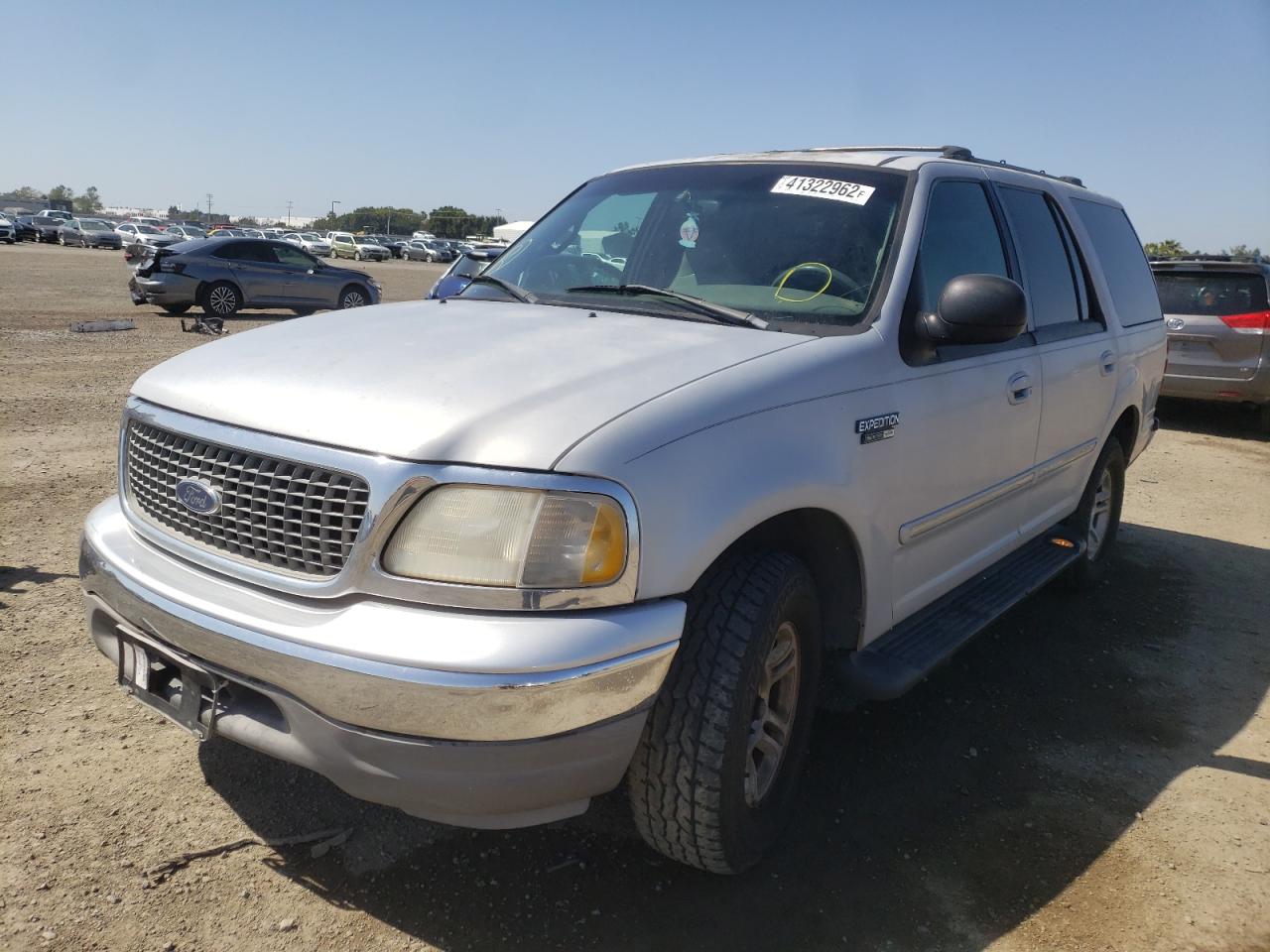 Photo 2 from auction – 2000 FORD EXPEDITION with VIN 1FMRU156XYLC04261