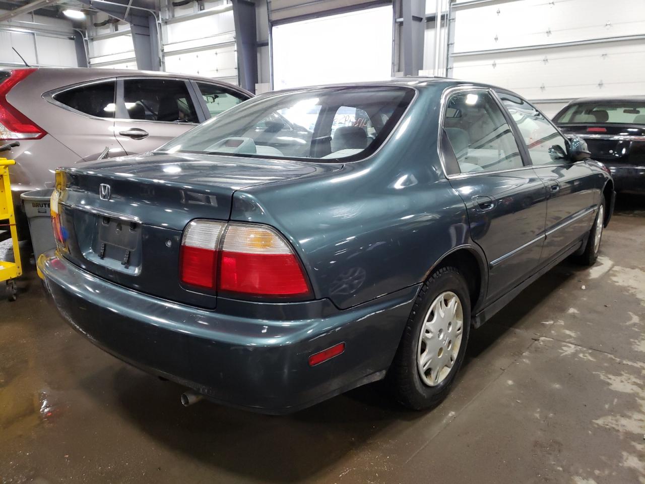 Photo 4 from auction – 1997 HONDA ACCORD VAL with VIN 1HGCD5682VA182220