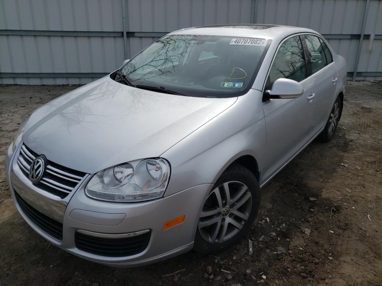 Photo 2 from auction – 2005 VOLKSWAGEN NEW JETTA with VIN 3VWDF71K65M616974