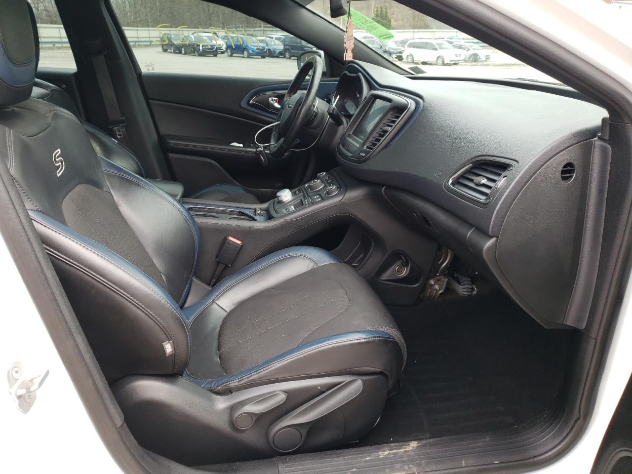 Photo 5 from auction – 2015 CHRYSLER 200 S with VIN 1C3CCCDG0FN530255