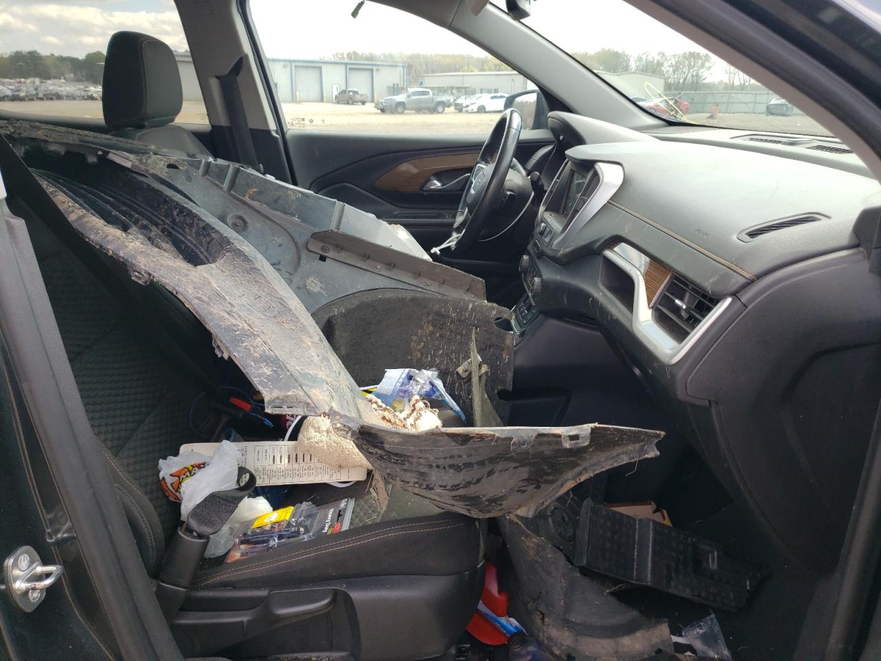 Photo 5 from auction – 2019 GMC TERRAIN SL with VIN 3GKALMEV3KL317692