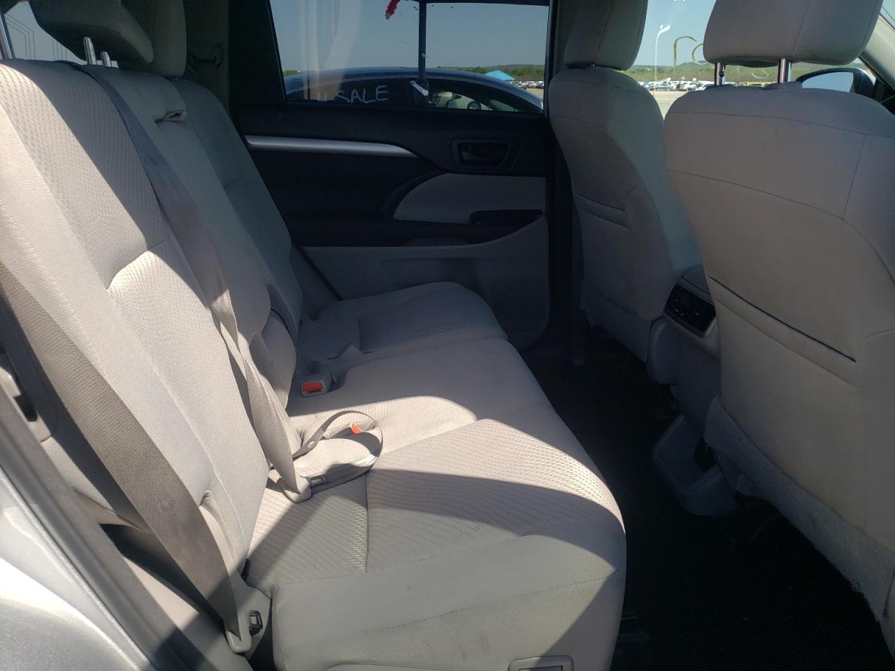 Photo 6 from auction – 2018 TOYOTA HIGHLANDER with VIN 5TDZZRFH1JS266253
