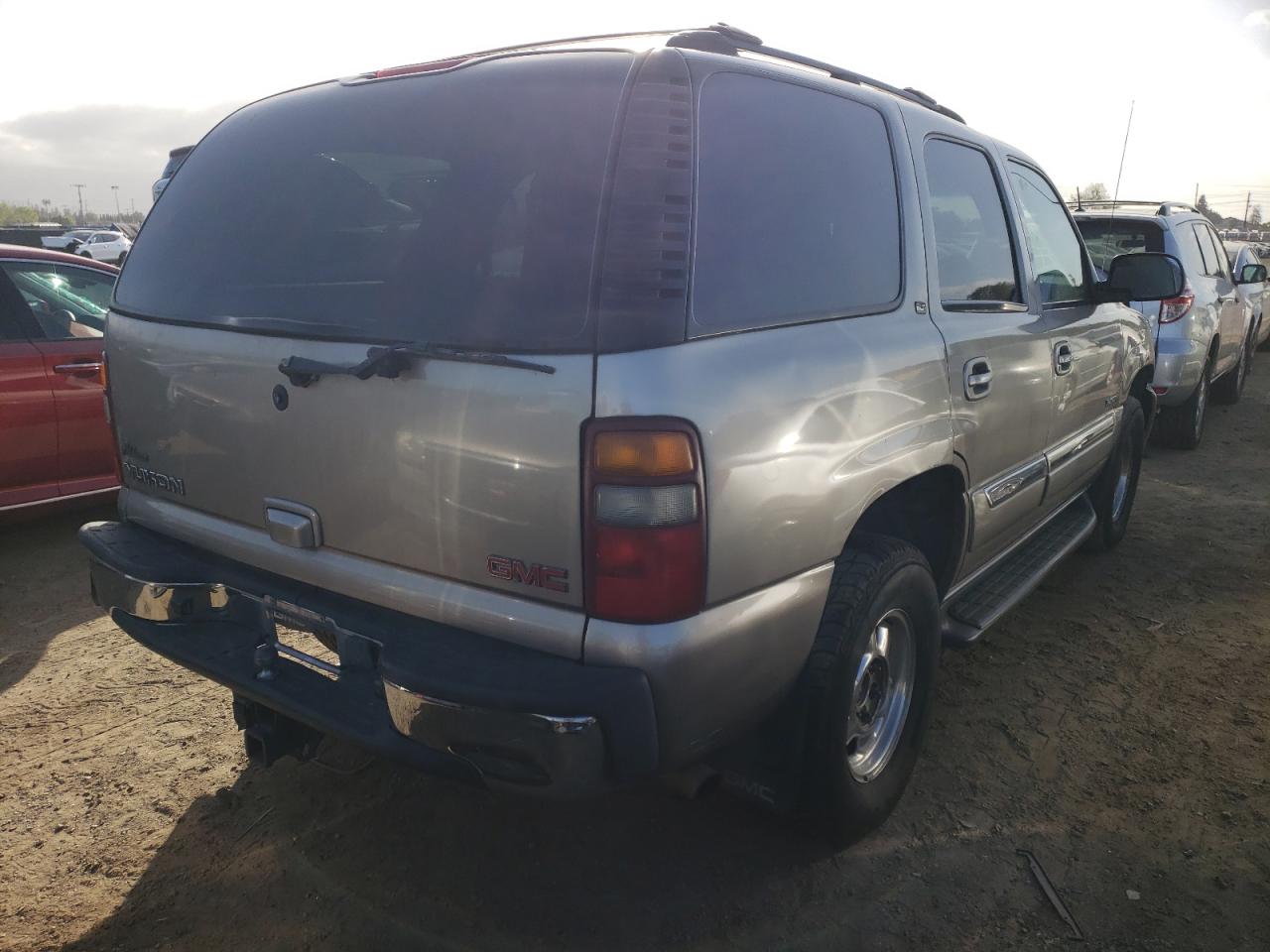 Photo 4 from auction – 2002 GMC YUKON with VIN 1GKEK13ZX2R267083