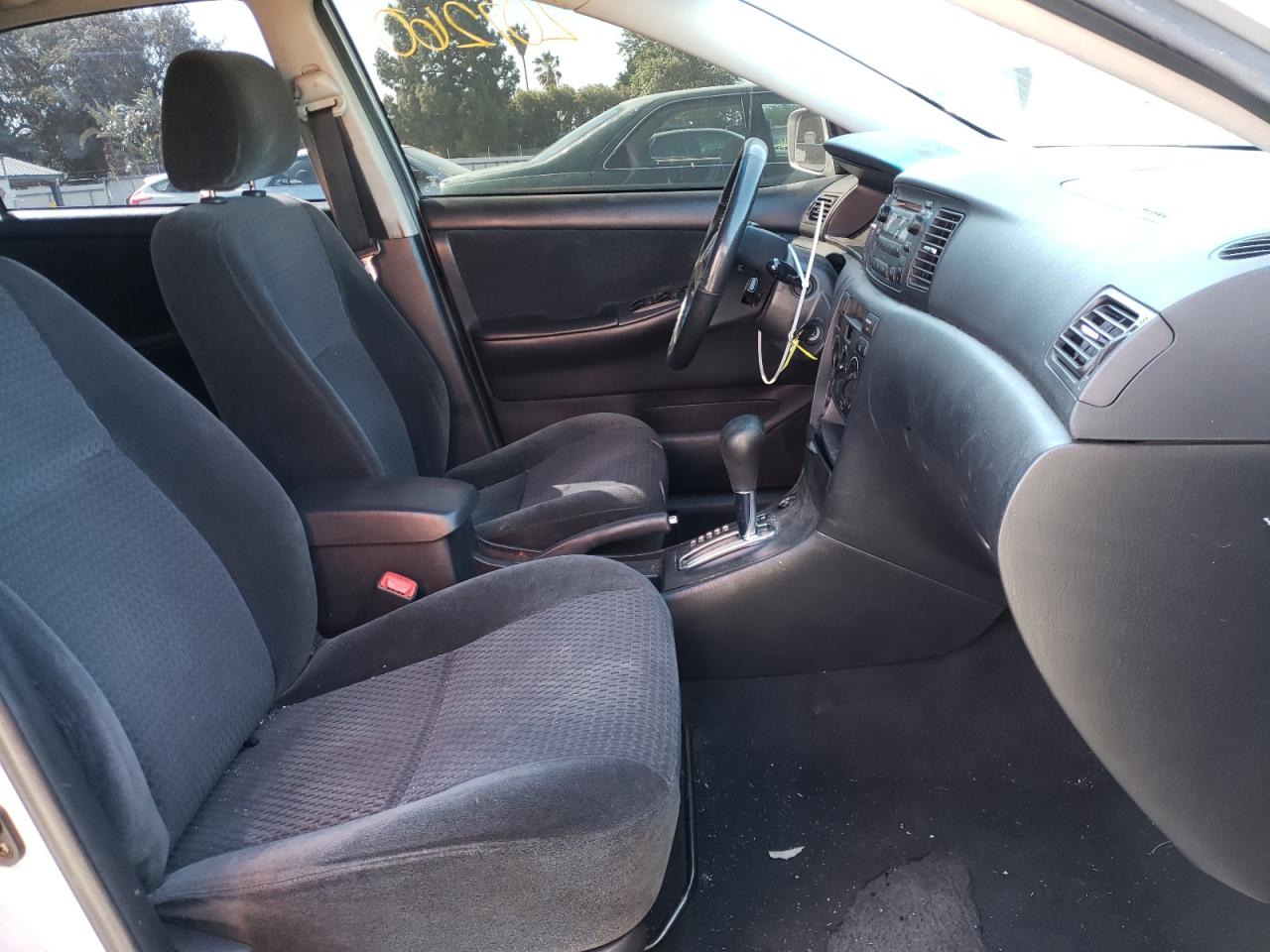Photo 5 from auction – 2005 TOYOTA COROLLA CE with VIN 1NXBR32E75Z438907