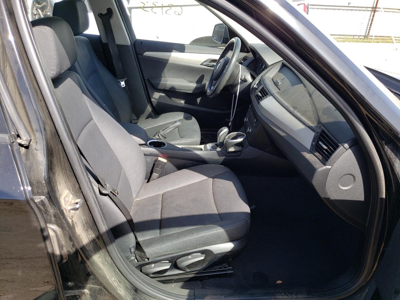 Photo 5 from auction – 2015 BMW X1 SDRIVE2 with VIN WBAVM1C50FV316790