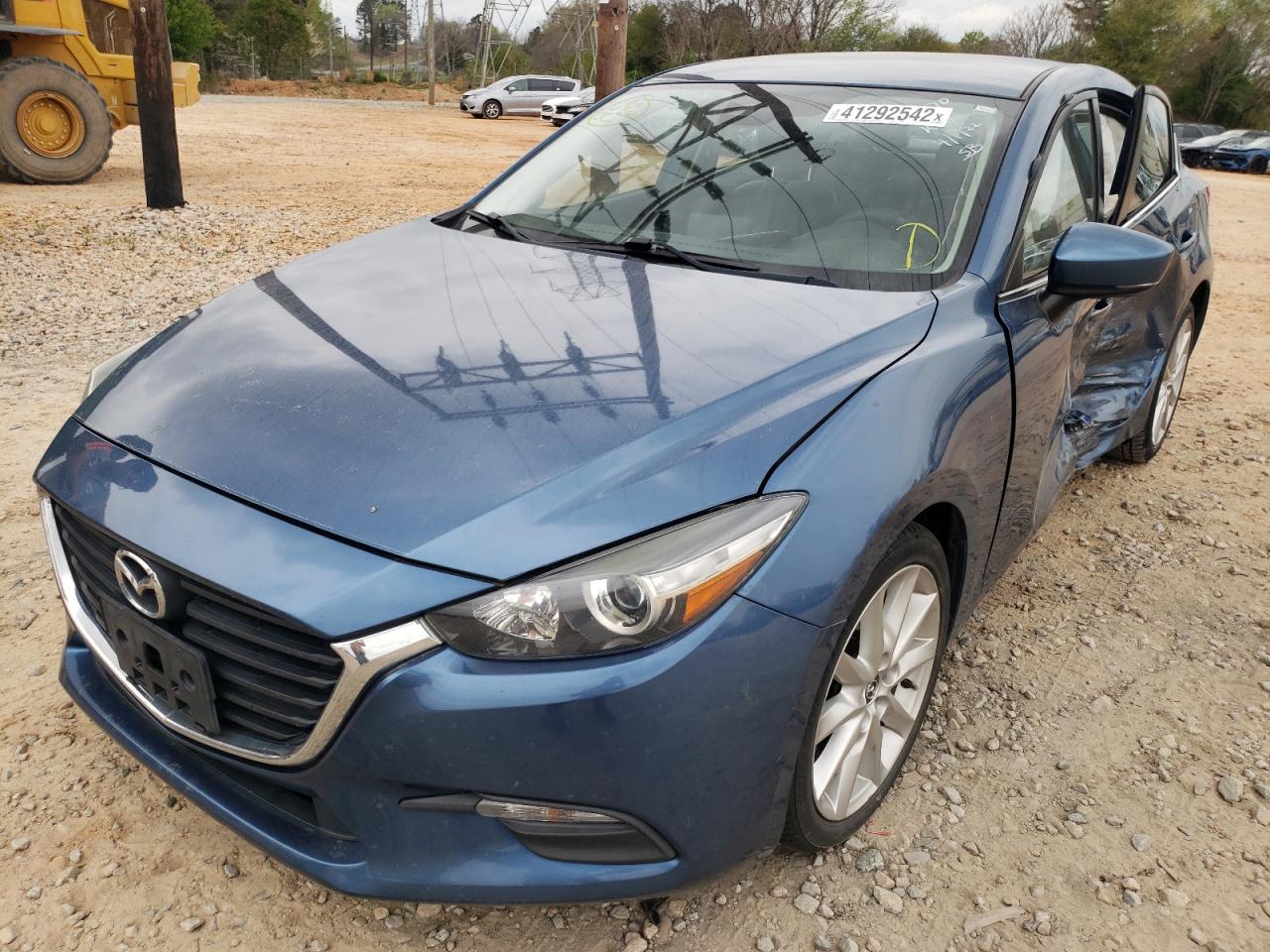 Photo 2 from auction – 2017 MAZDA 3 TOURING with VIN JM1BN1V76H1105198