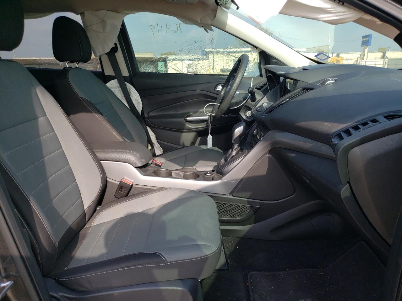 Photo 5 from auction – 2016 FORD ESCAPE SE with VIN 1FMCU0GX5GUC57299