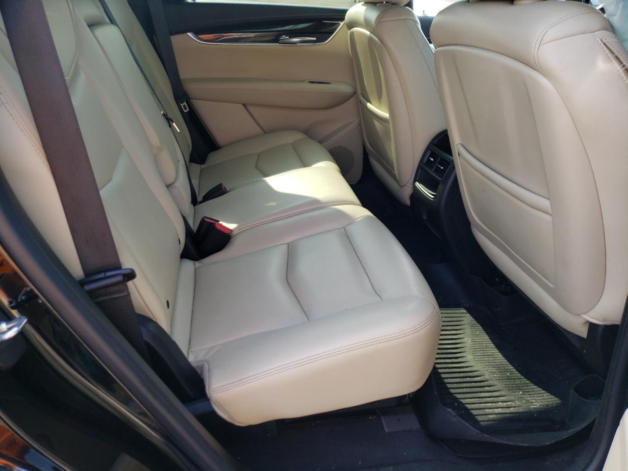 Photo 6 from auction – 2017 CADILLAC XT5 with VIN 1GYKNARS2HZ173671