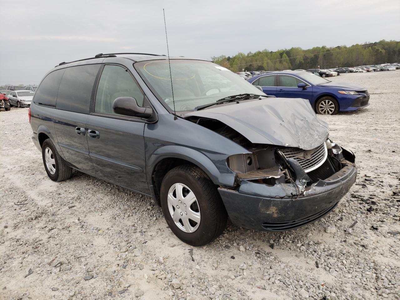 CHRYSLER TOWN & COU 2002 with VIN 2C4GP44342R614029 - Photo from auction