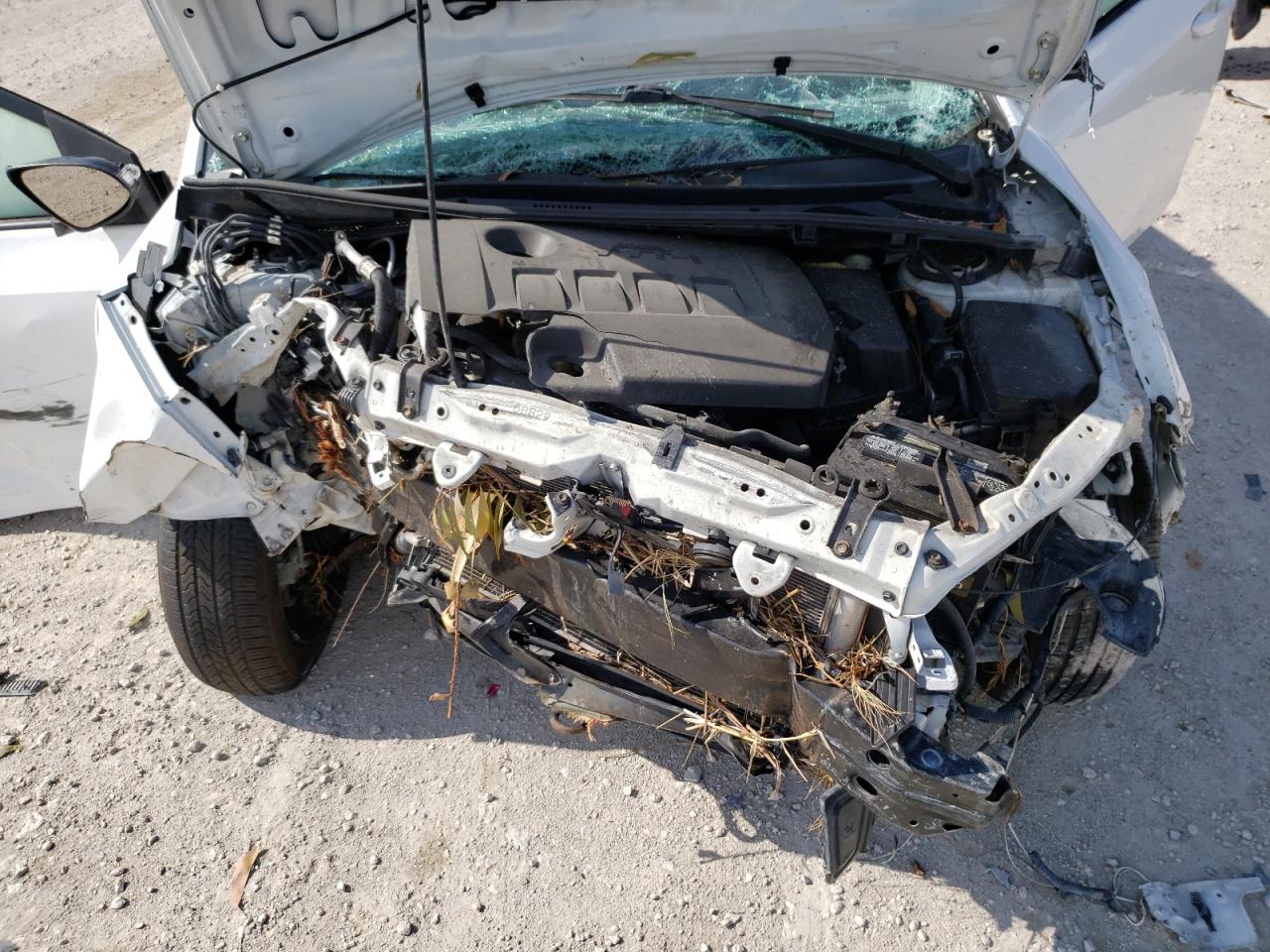 Photo 7 from auction – 2015 TOYOTA COROLLA L with VIN 2T1BURHE9FC288181