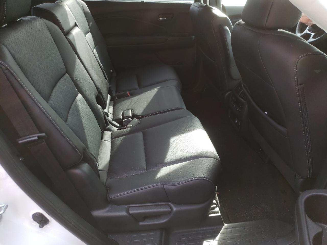 Photo 6 from auction – 2021 HONDA PASSPORT E with VIN 5FNYF8H07MB006874