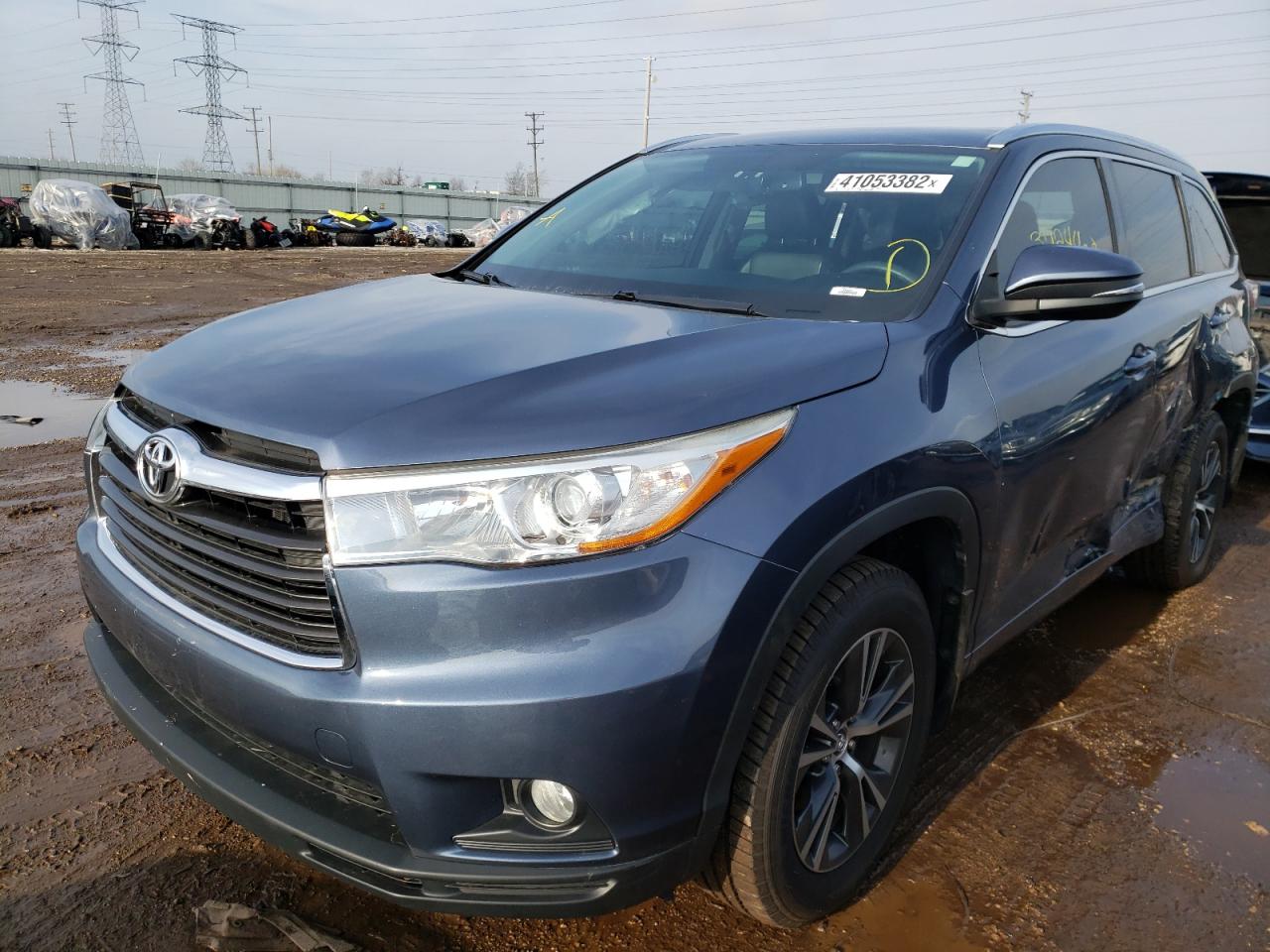 Photo 2 from auction – 2016 TOYOTA HIGHLANDER with VIN 5TDJKRFH5GS258392