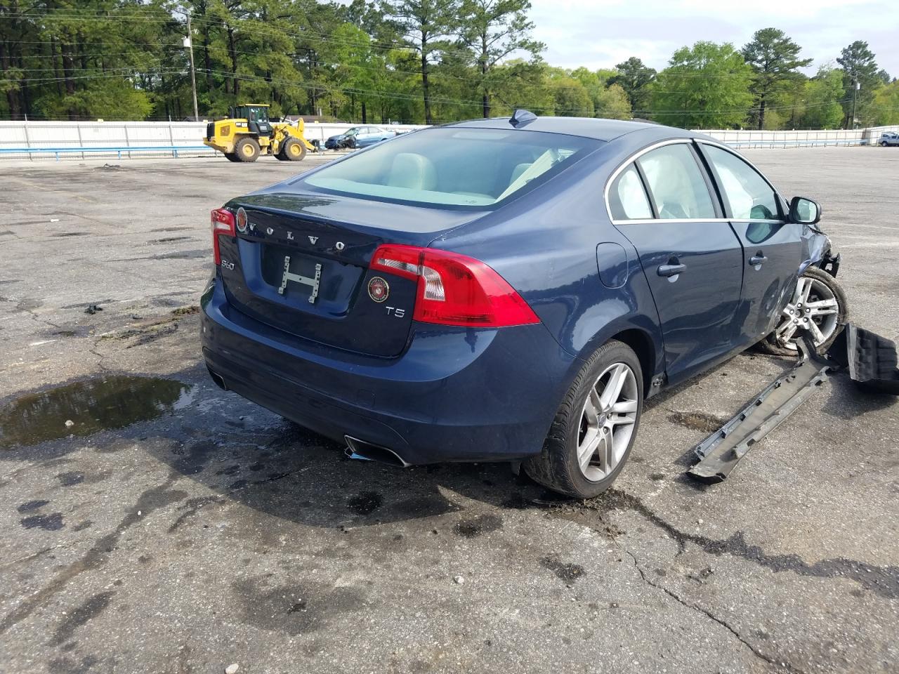 Photo 4 from auction – 2015 VOLVO S60 PREMIE with VIN YV140MFC0F1317834