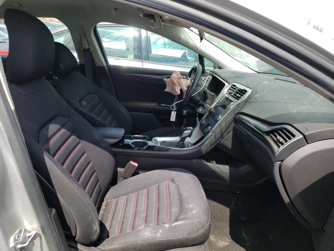 Photo 5 from auction – 2013 FORD FUSION SE with VIN 3FA6P0HR2DR106356