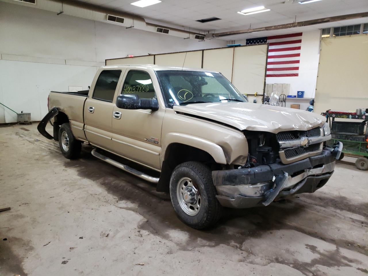 CHEVROLET SILVERADO 2004 with VIN 1GCHK23104F112104 - Photo from auction
