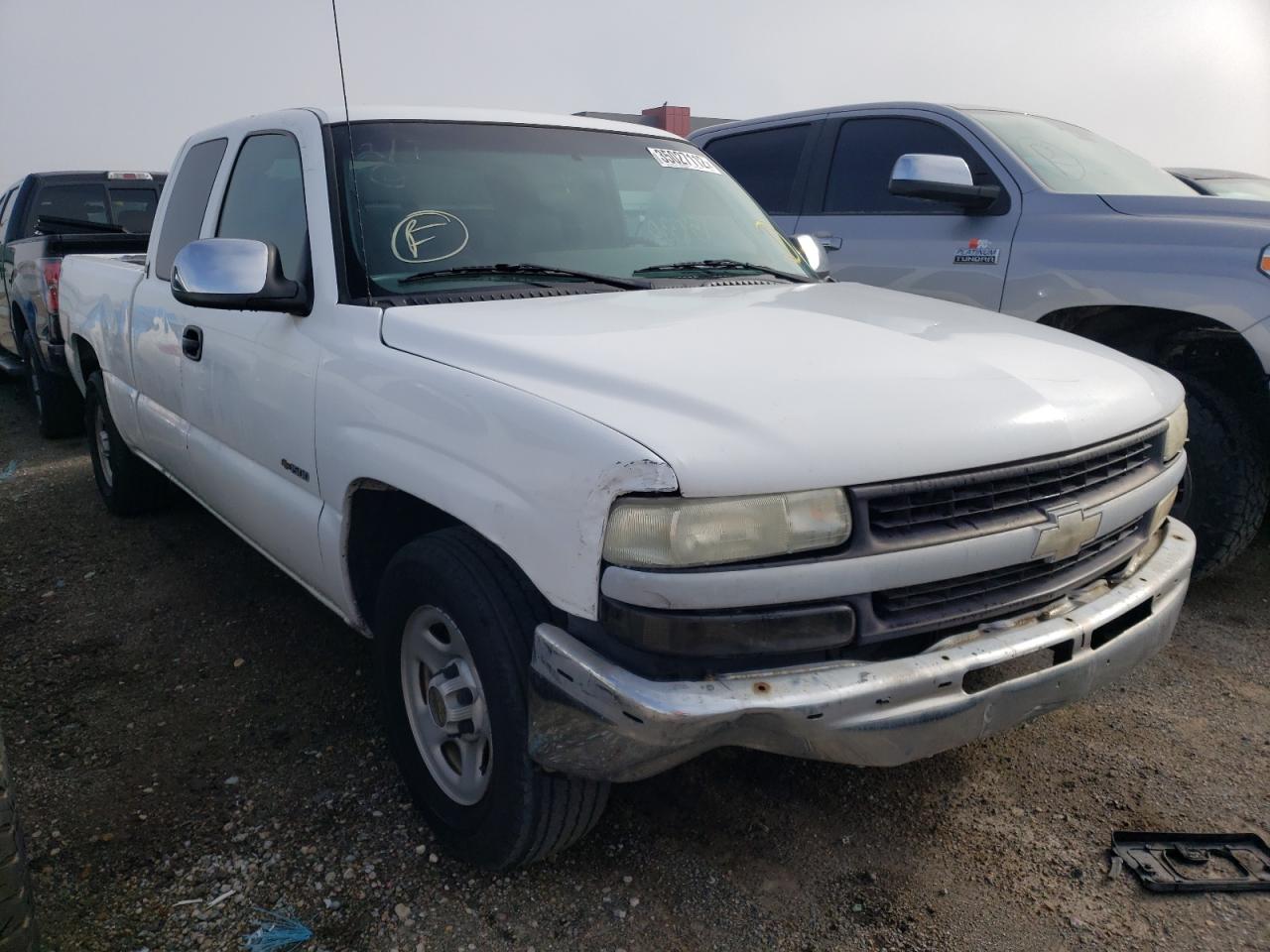 CHEVROLET SILVERADO 2000 with VIN 1GCEC19V0YZ341732 - Photo from auction
