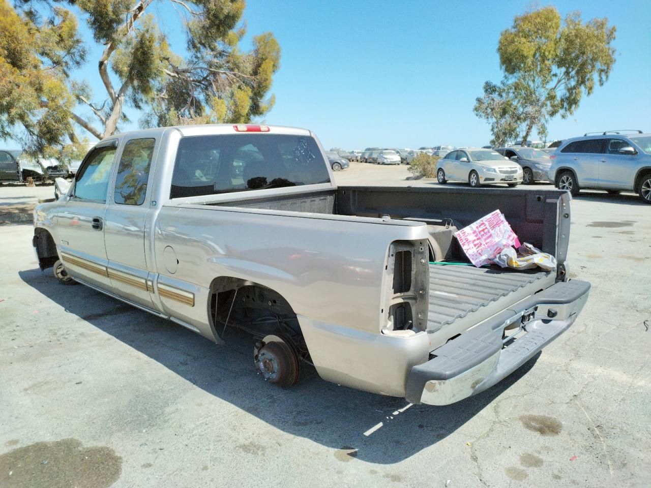 Photo 3 from auction – 2002 CHEVROLET SILVERADO with VIN 2GCEC19V121327791