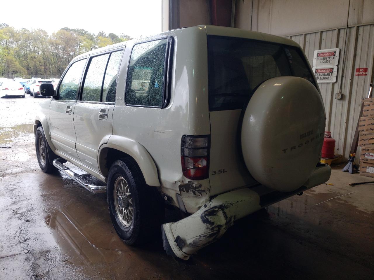 Photo 3 from auction – 2002 ISUZU TROOPER S with VIN JACDS58X927J12119
