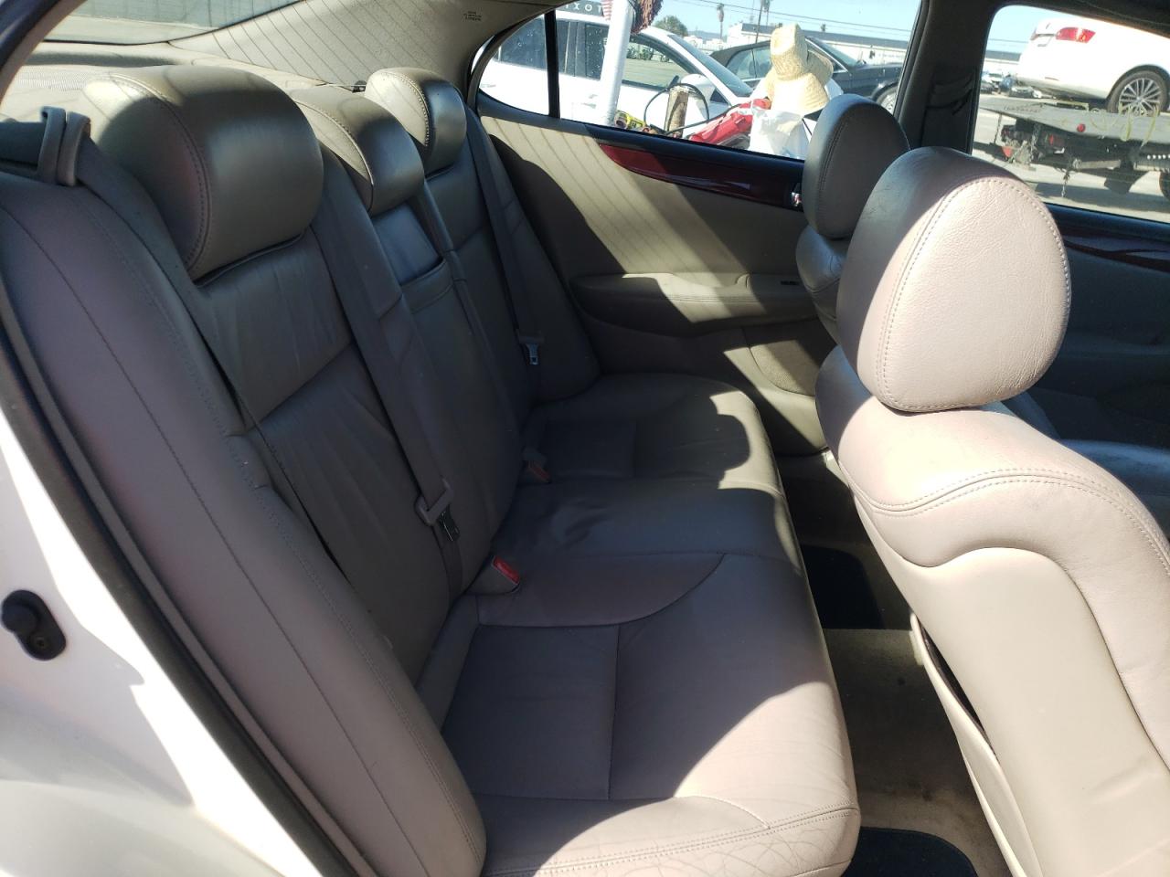 Photo 6 from auction – 2002 LEXUS ES 300 with VIN JTHBF30G525022568