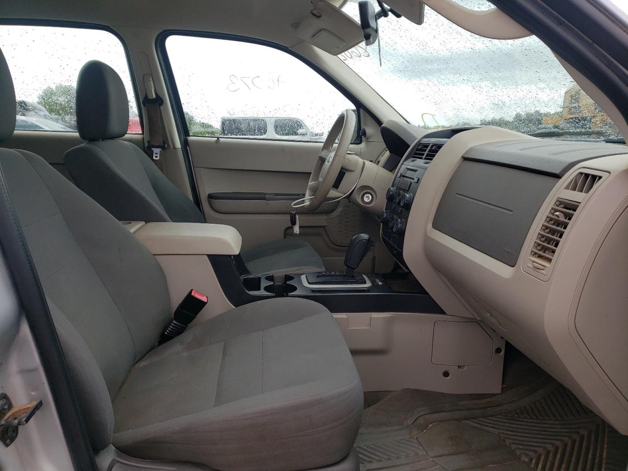 Photo 5 from auction – 2010 FORD ESCAPE XLS with VIN 1FMCU0C79AKB34470
