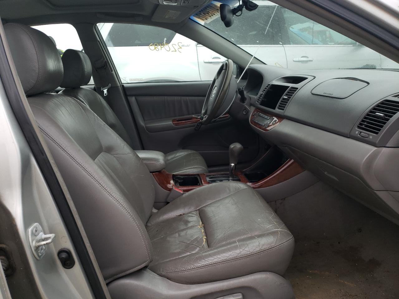 Photo 5 from auction – 2003 TOYOTA CAMRY with VIN 4T1BE32K43U704317