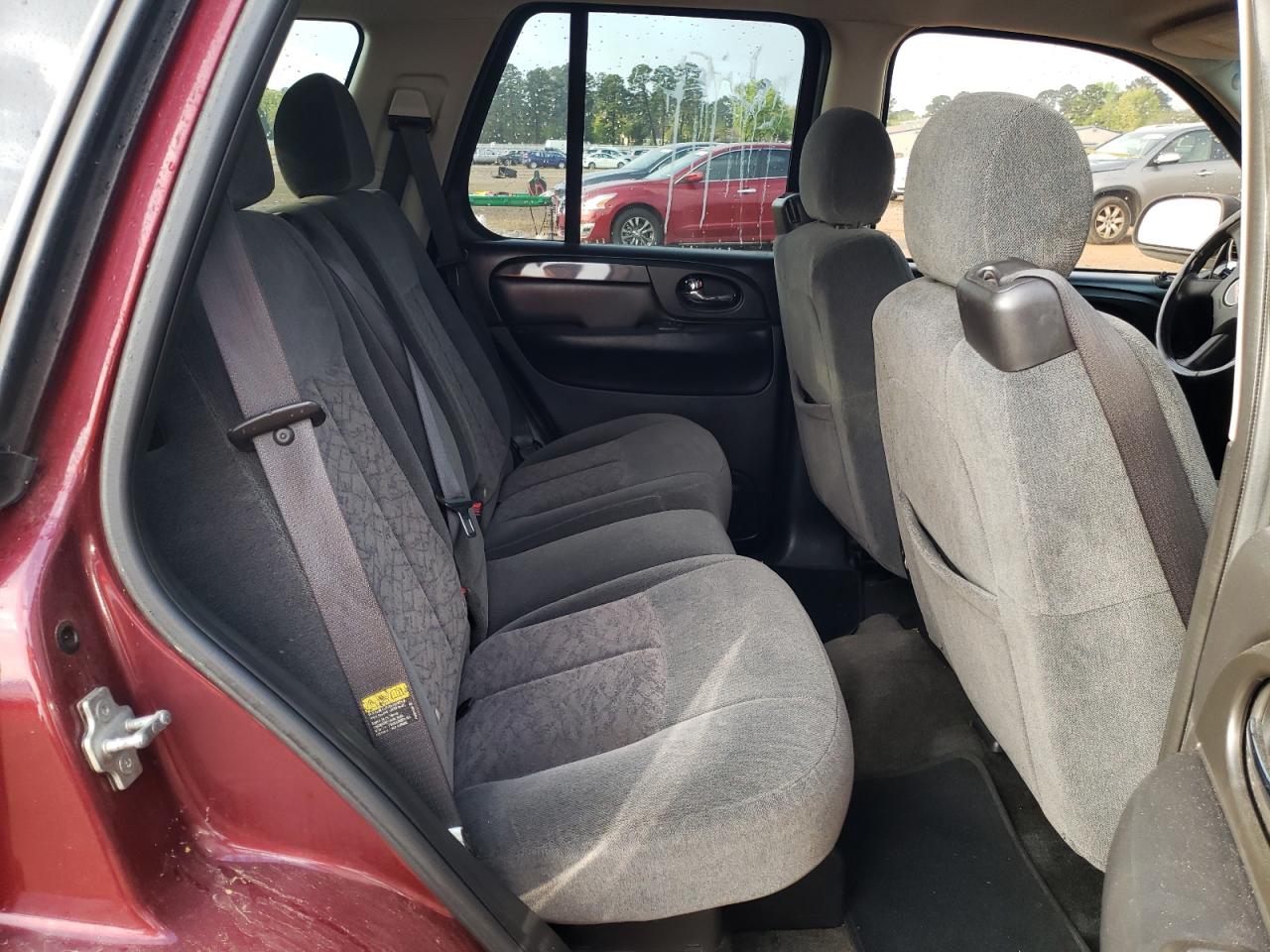 Photo 6 from auction – 2005 GMC ENVOY with VIN 1GKDT13SX52225277
