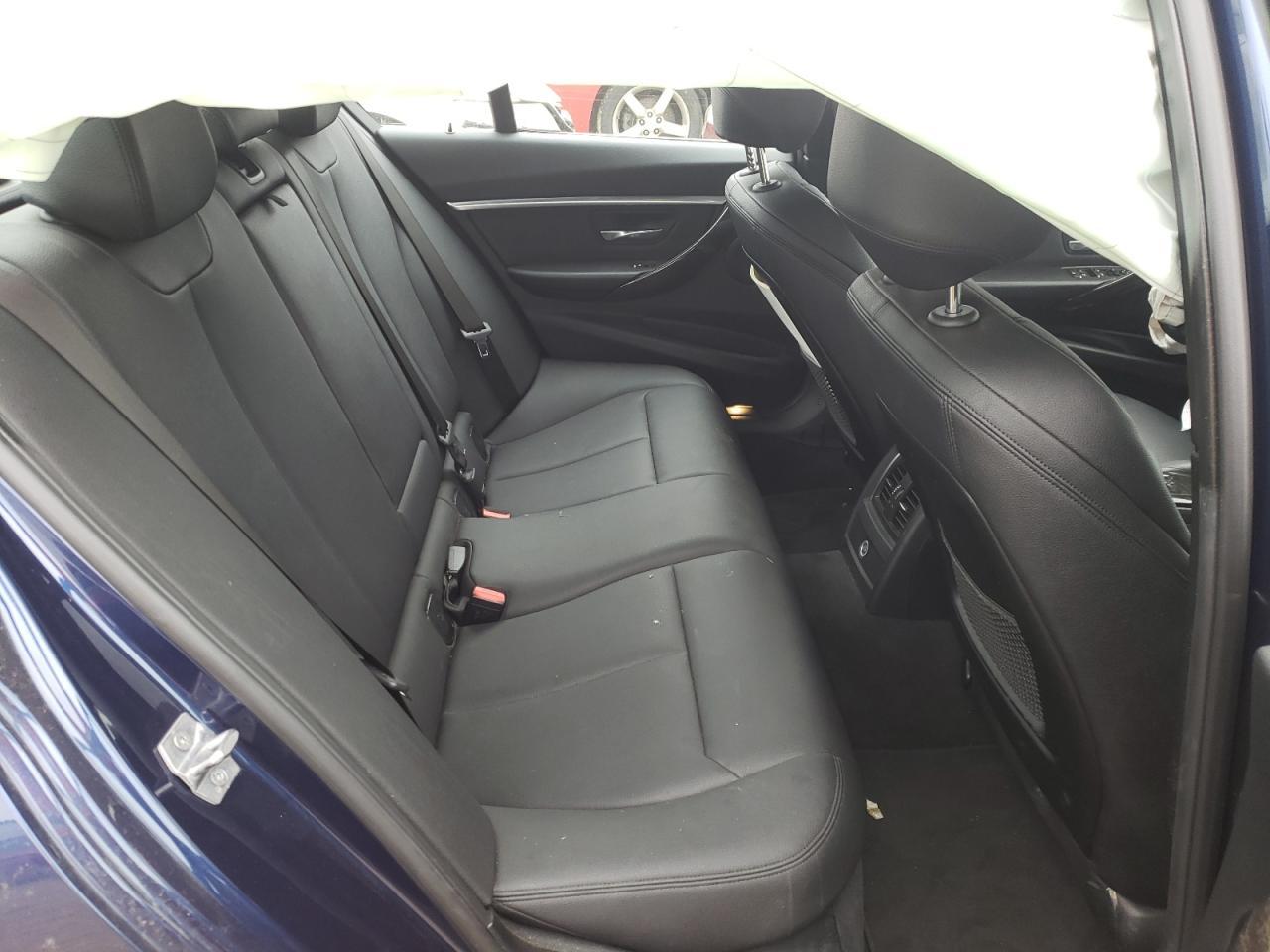 Zdjęcie 6 z aukcji – 2017 BMW 330 XI z VIN WBA8D9C34HA005559