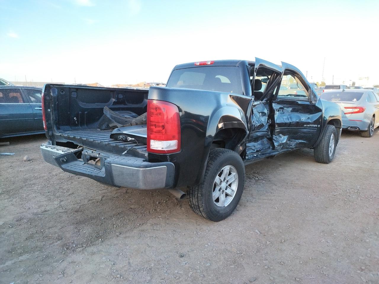 Photo 4 from auction – 2008 GMC SIERRA C15 with VIN 3GTEC13C28G100729