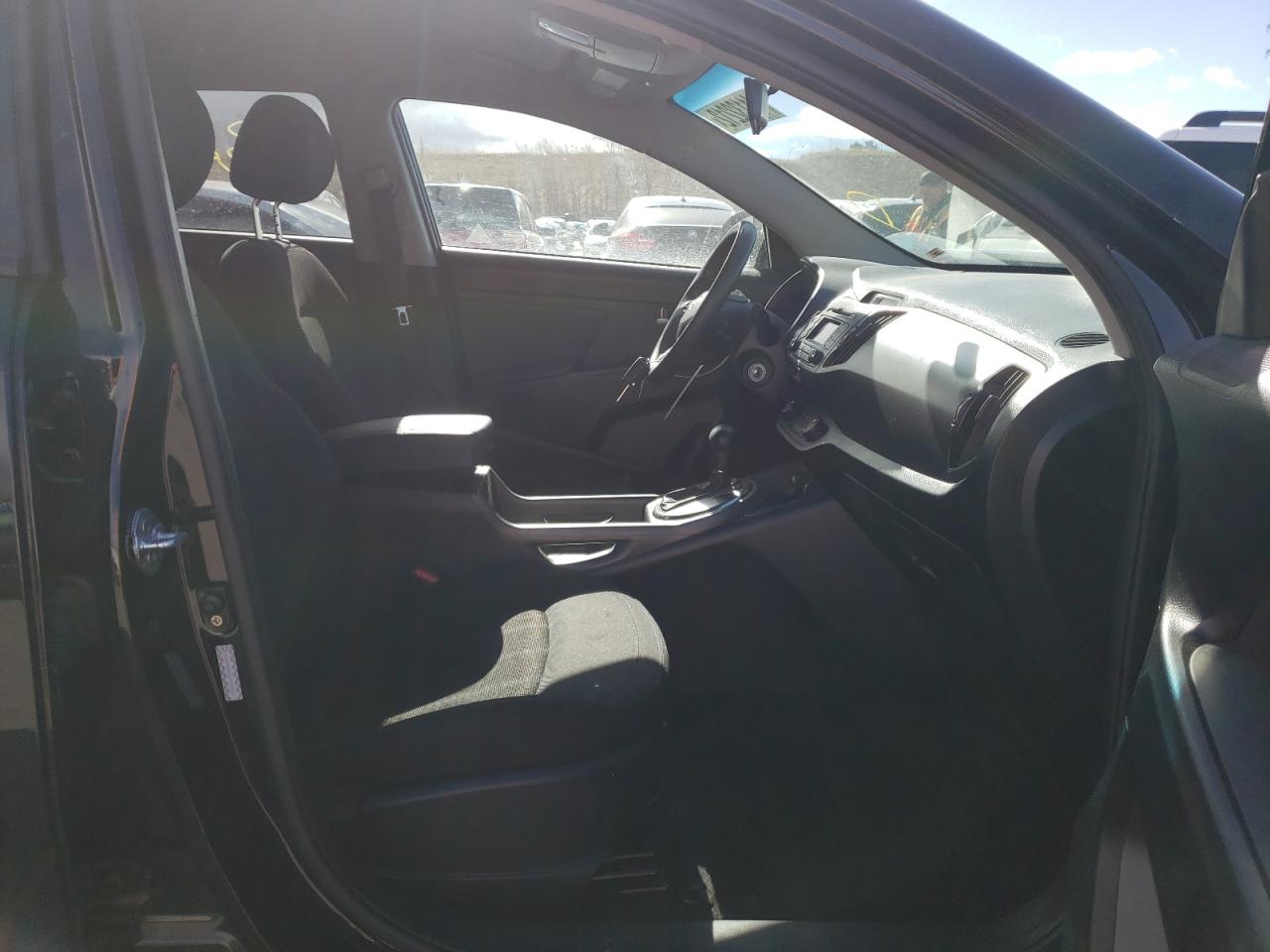 Photo 5 from auction – 2012 KIA SPORTAGE L with VIN KNDPBCA22C7329921