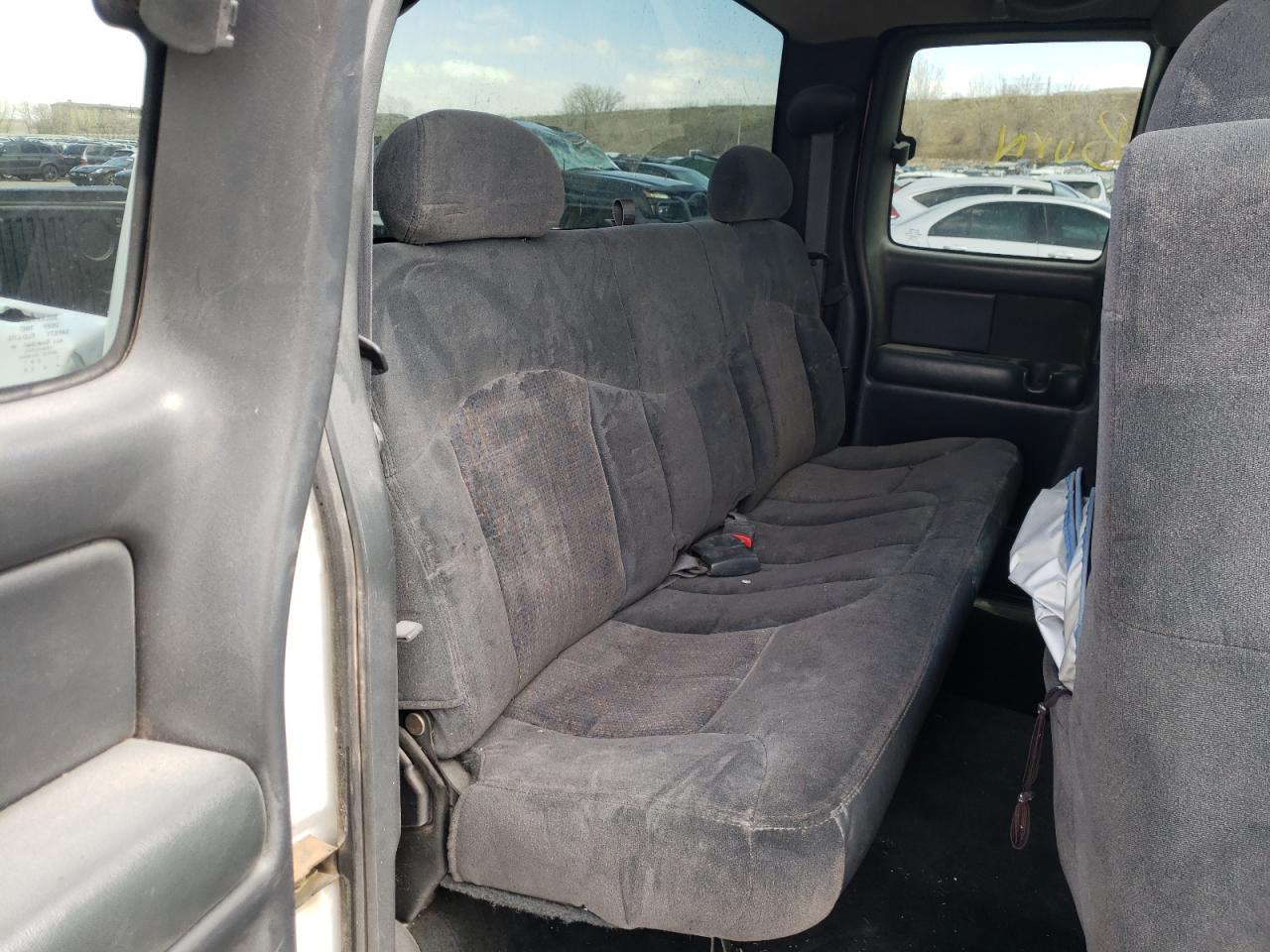 Photo 6 from auction – 2001 CHEVROLET 1500 with VIN 2GCEK19T311112252