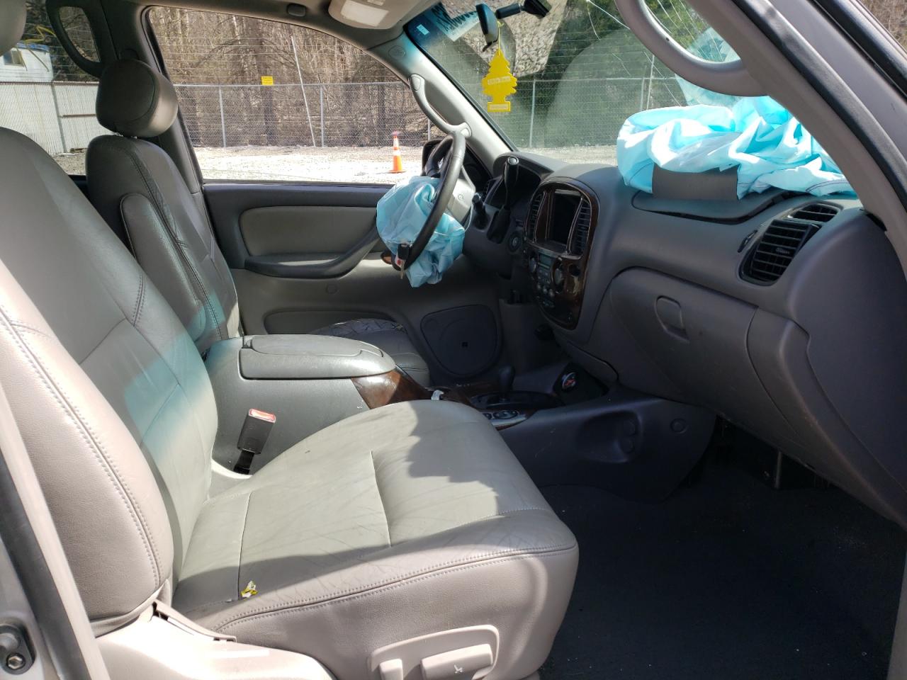 Photo 5 from auction – 2002 TOYOTA SEQUOIA LI with VIN 5TDBT48A72S097962