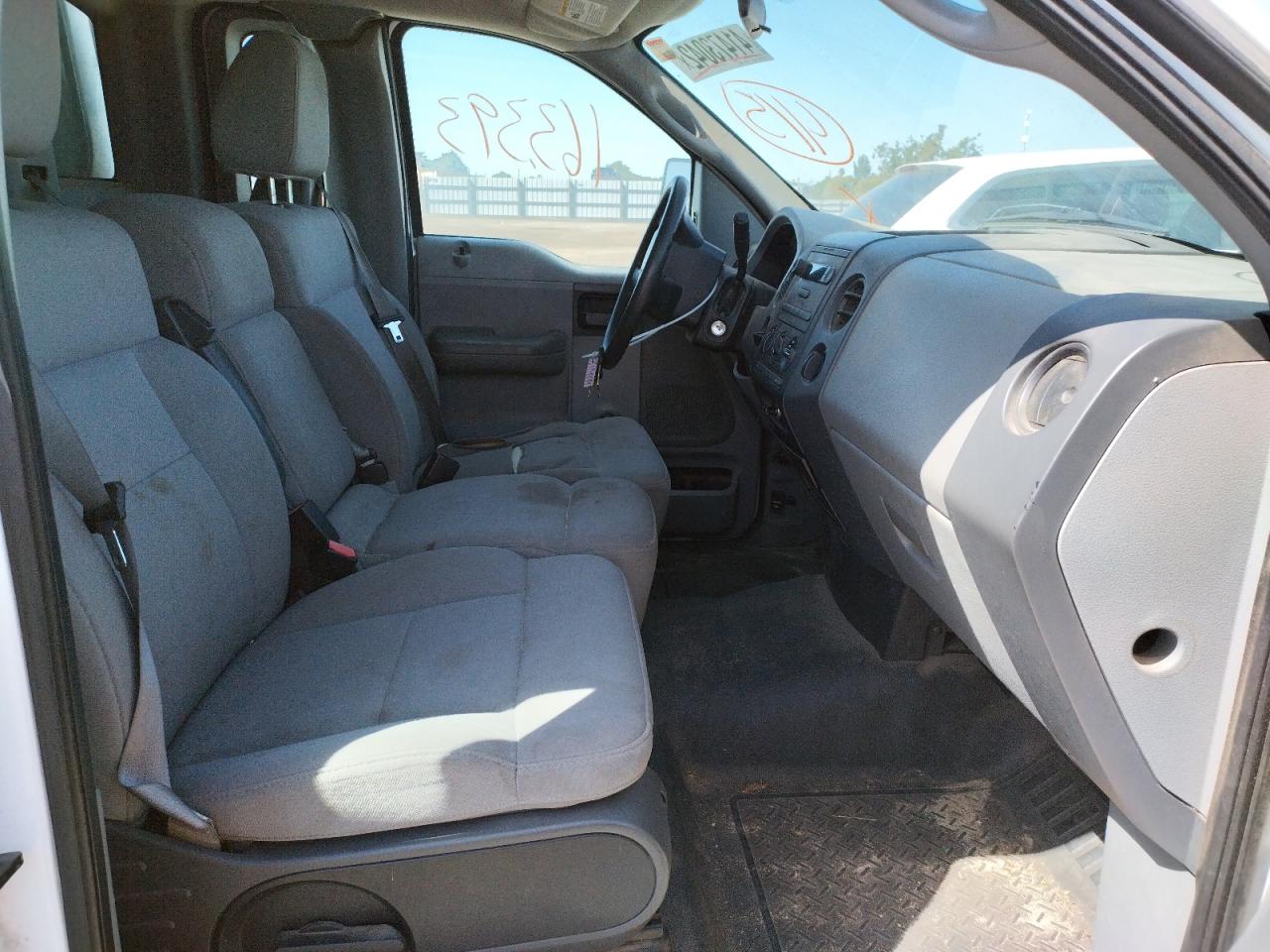 Photo 5 from auction – 2005 FORD F150 with VIN 1FTRF12W45NB55917